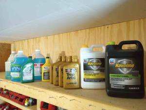 lot 418 image: Antifreeze & Oil