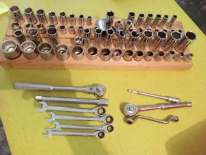 lot 421 image: 12 & 38 Sockets & Rachets