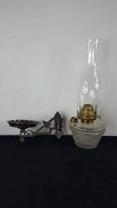 lot 165 image: Antique Kerosene Glass Lamp