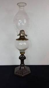 lot 100 image: Rare Antique Kerosene Swivel Lamp