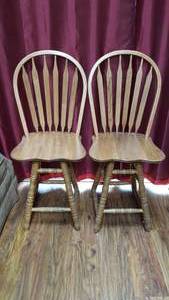 lot 107 image: Bar Stools