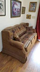 lot 109 image: Upholstered Couch