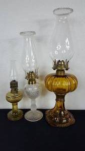 lot 141 image: Group of Kerosene lamps