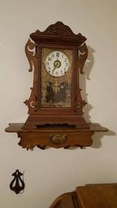 lot 26 image: Antique Gingerbread clock