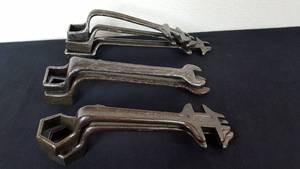 lot 48 image: Antique Farm Equpment Wrenches