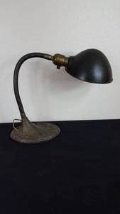 lot 243 image: Vintage Aladdin Goose Neck Desk Lamp