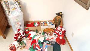 lot 247 image: Christmas Decorations