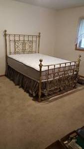lot 20 image: Antique brass bed