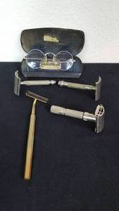 lot 210 image: Vintage Hand Held Razors