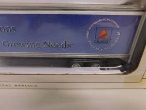 SpecCast Metal Die Cast Peterbilt 385 Van Trailer