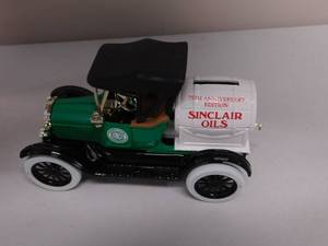 Ertl Metal Die Cast 1918 Barrel Bank