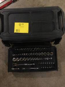 lot 3 image: Husky Mechanics Tool Set (235-Piece) Customer Returns See Terms on Auction