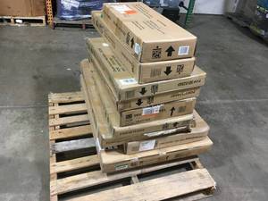 lot 32 image: Pallet of Garge Items Customer Returns See Terms on Auction