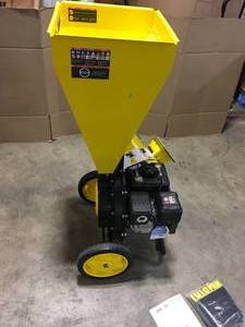 lot 33 image: Champion Power Equipment 3 in. Dia 224 cc 2-in-1 Upright Gas Powered Wood Chipper Shredder Customer Returns See Terms on Auction