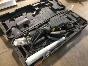 lot 13 image: TR Industrial 11 Amp 31 lbs. Demolition Jack Hammer Customer Returns See Terms on Auction