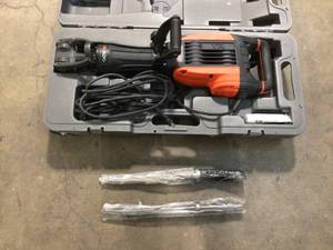 lot 40 image: TR Industrial 15 Amp 42 lbs. Demolition Jack Hammer with Anti-Vibration Design Customer Returns See Terms on Auction