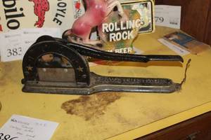 lot 386 image: Vintage Star Tobacco Cutter