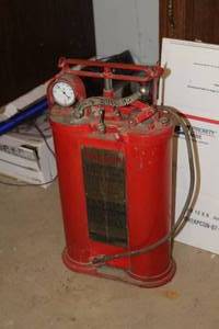 lot 387 image: Vintage American Fire-Gun No. 4 Fire Extinguisher
