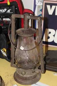 lot 394 image: Vintage Camp Lantern