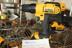 lot 427 image: DeWalt DCD771 12 20V Drill Driver with Battery