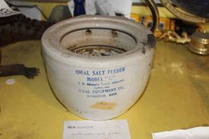 lot 490 image: Ideal Equipment Model C Salt Feeder