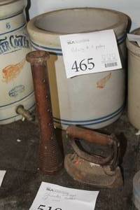 lot 519 image: Vintage Wooden Hobbler, Iron