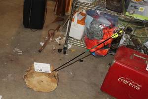 lot 558 image: 12 Tree Stump w Arrow