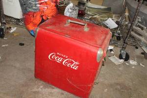 lot 554 image: Vintage Coca-Cola Metal Cooler