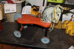 lot 576 image: Vintage The Cong Bell Mfg Co Toy Horse