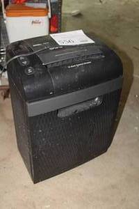 lot 556 image: Royal 16MX 16-sheet Paper Shredder