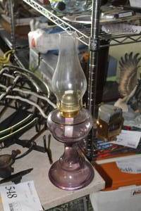 lot 548 image: 17 Oil Lamp