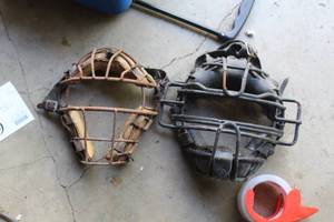 lot 509 image: Lot of (2) Catchers Masks