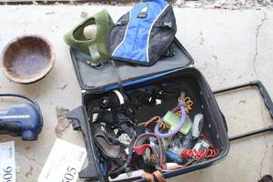 lot 505 image: Dog Grooming Kit with LEGO Case