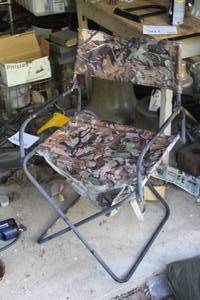 lot 504 image: Camo Folding Chair