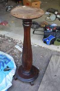 lot 537 image: Pedestal Plant Stand
