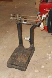 lot 564 image: Vintage Fairbanks 250-lbs Scale