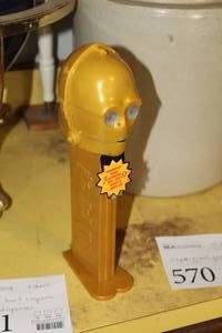 lot 570 image: 14 C3PO Pez Dispenser