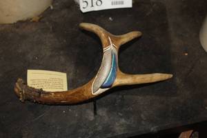 lot 612 image: 13 Feather Carving Deer Antler
