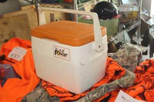 lot 648 image: Coleman Lil Oscar Personal Cooler