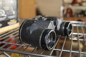 lot 639 image: Tasco 118 Extra Wide Angle Feather Weight Binoculars 7x35
