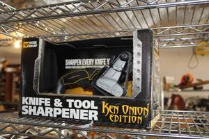 lot 588 image: Knife & Tool Sharpener Ken Onion Edition