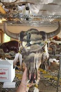 lot 636 image: Bull Skull w Feathers and Bald Eagle Theme