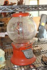 lot 677 image: Vintage 10 Gumball Machine