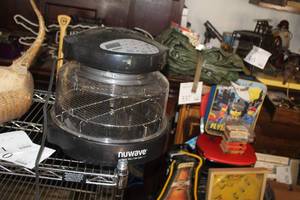 lot 711 image: Nuwave 20621 Household Air Cooker
