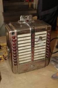 lot 719 image: Vintage Seeburg Music System Jukebox