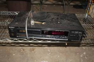 lot 740 image: Sony CDP-570 Compact Disc Player 3-Disc Changer