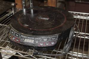 lot 779 image: Hearthware Inc Nuwave Household Precision Induction Cooktop
