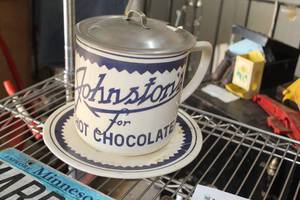 lot 777 image: Vintage Johnstons for Hot Chocolate Cup with Lid