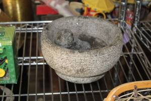 lot 781 image: Heavy Stone Mortar and Pestle