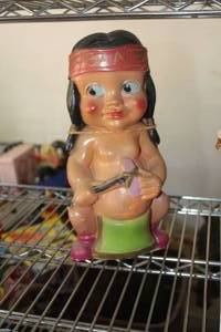 lot 724 image: Vintage 12 Native American Girl Plaster Table Dcor